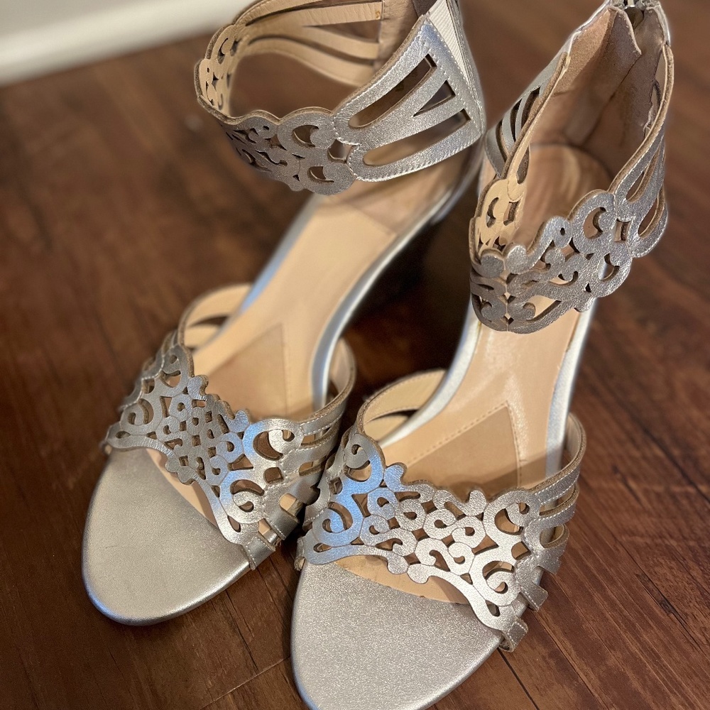 Isola Wedges 8.5